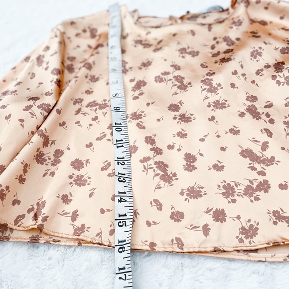 NWT- ZARA Cropped Floral Silky Cropped Long Sleeved Top - Picture 12 of 13